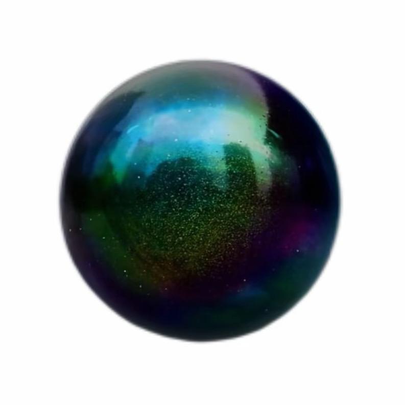 妖艳帅哥凌晨偷吃前妻贡品