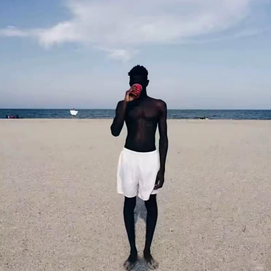 Q-..