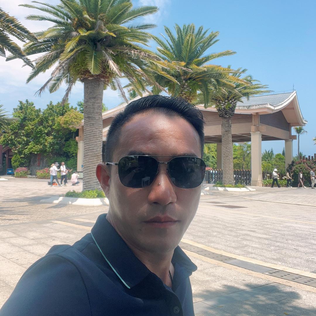 海南徽龙二手车货车市场