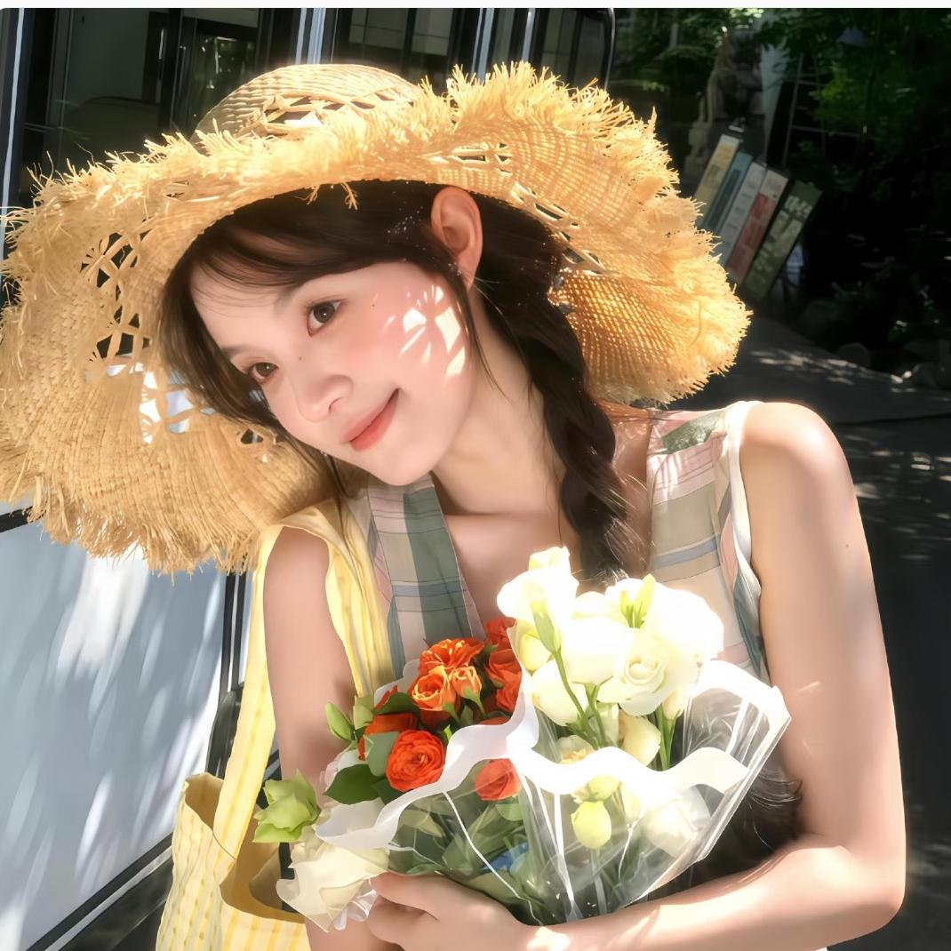 ☾⋆小熊吃草莓 🍓 ʕ•̫͡•