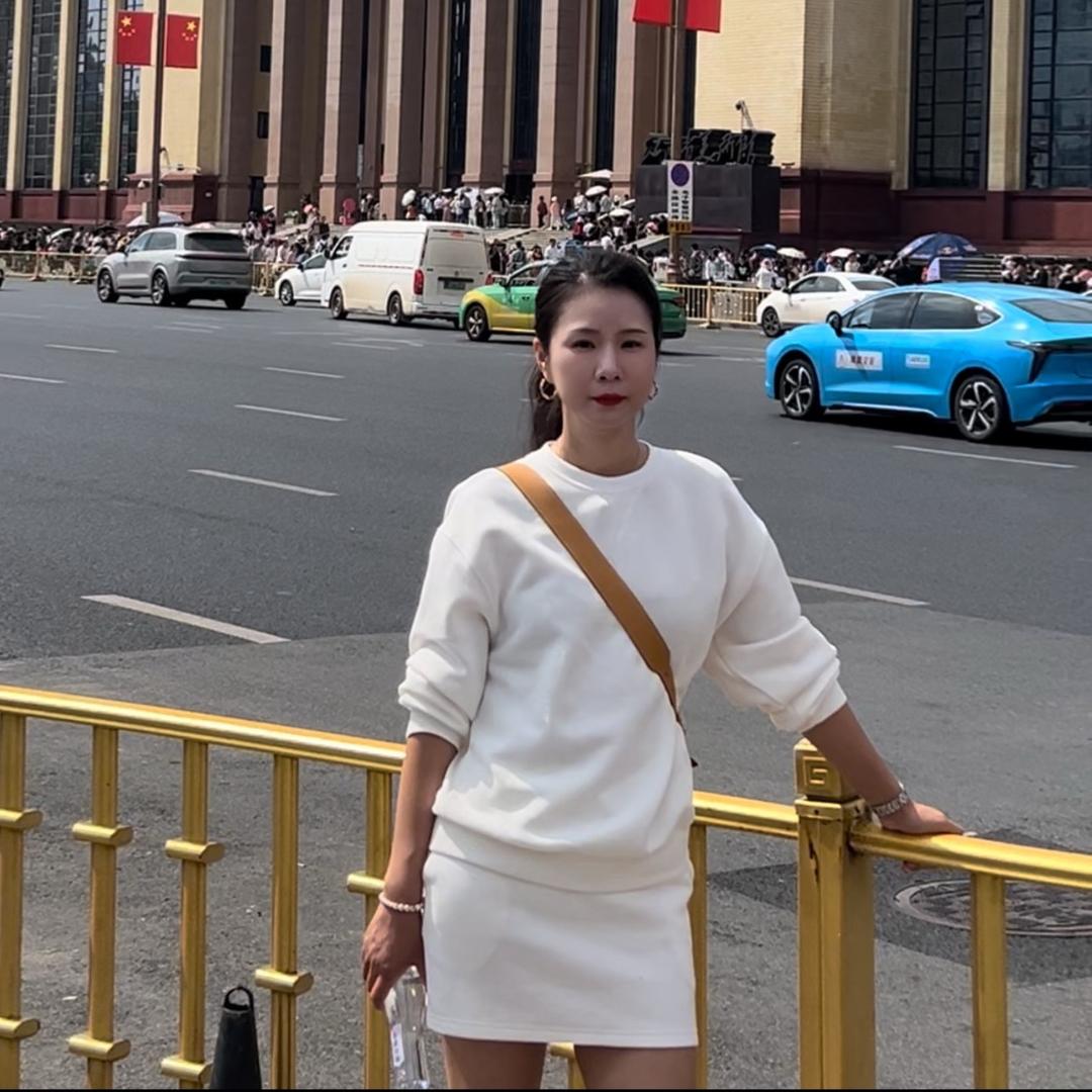 盈盈老板娘（江县令地锅鸡）