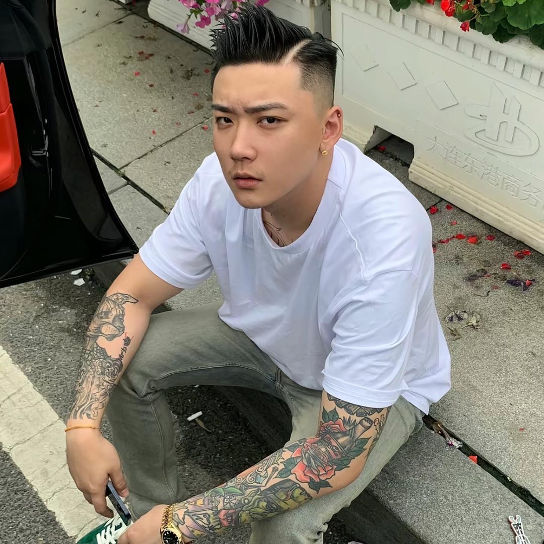yEn1