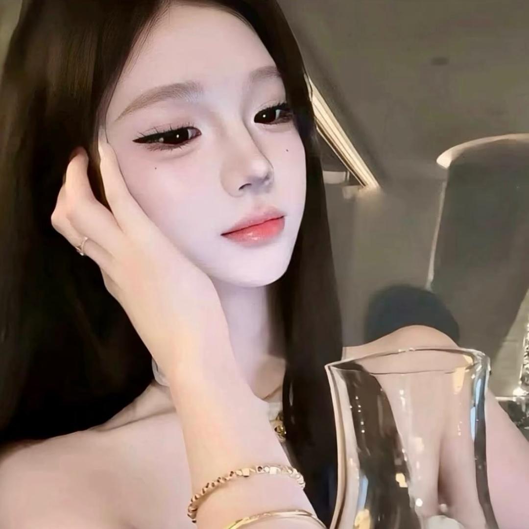 @认识的都说萌 ^