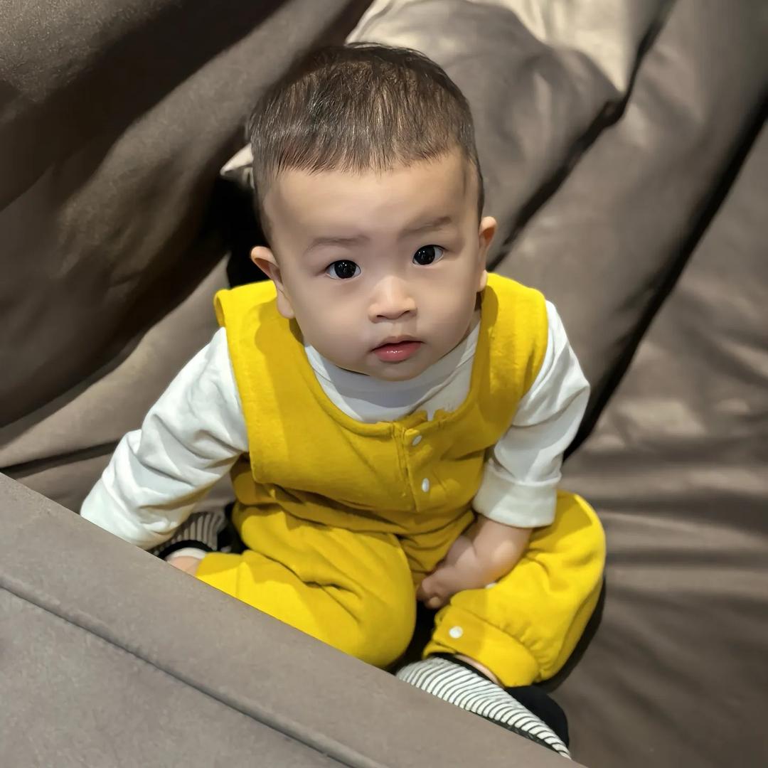 小瘪的美少女小姨