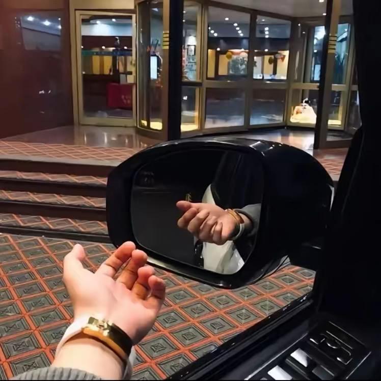 雾散了