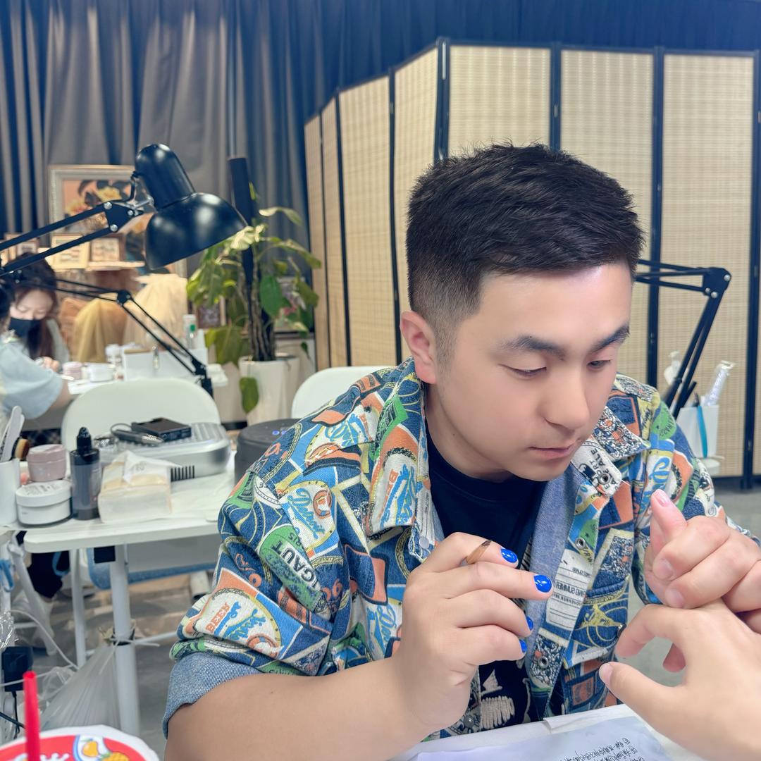 闫翊翾