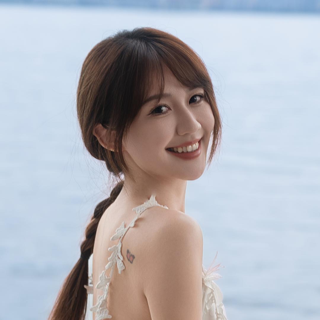 小龙姐姐Gina