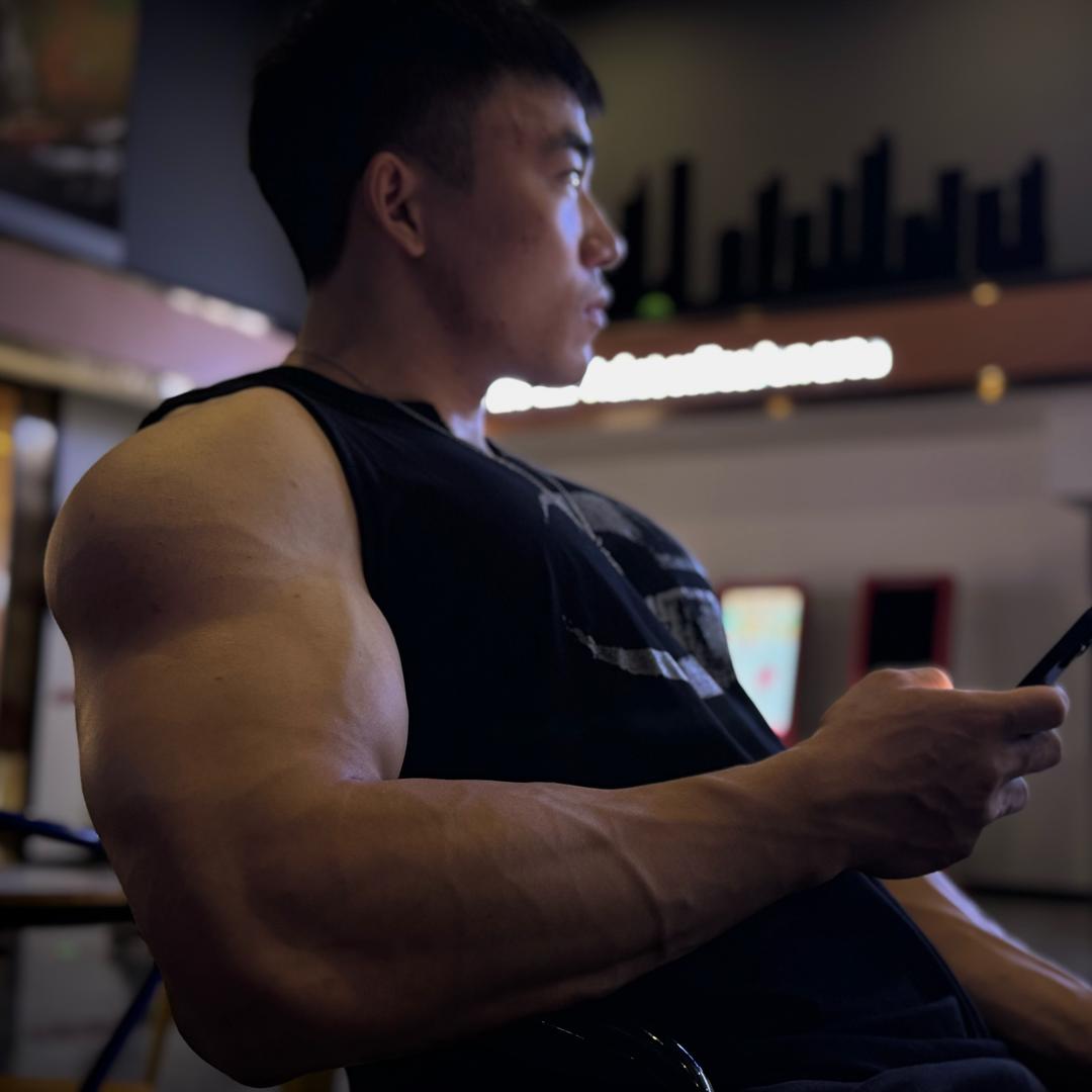 没胸肌的小袁