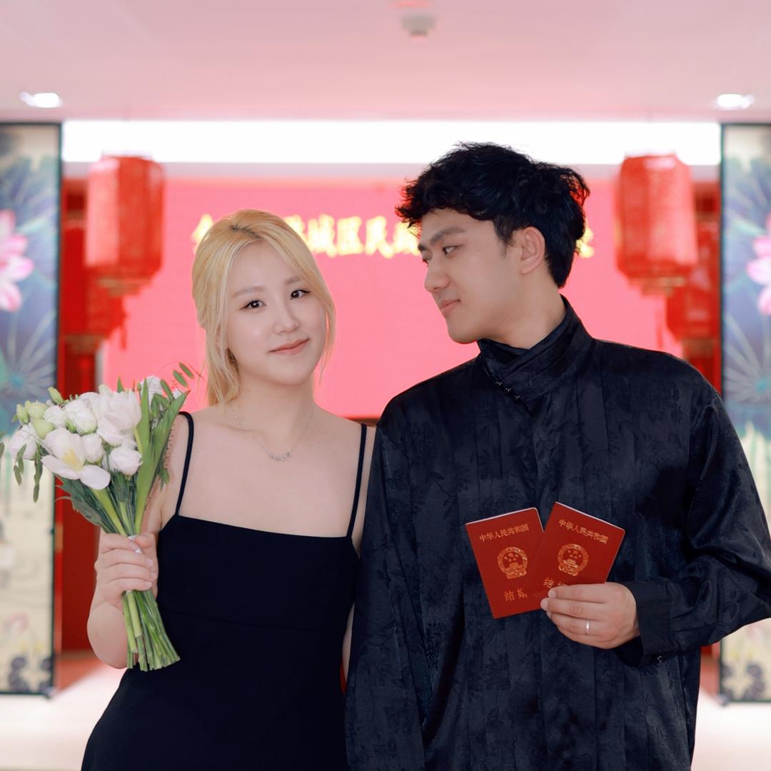 中韩夫妇Annie & 何先生