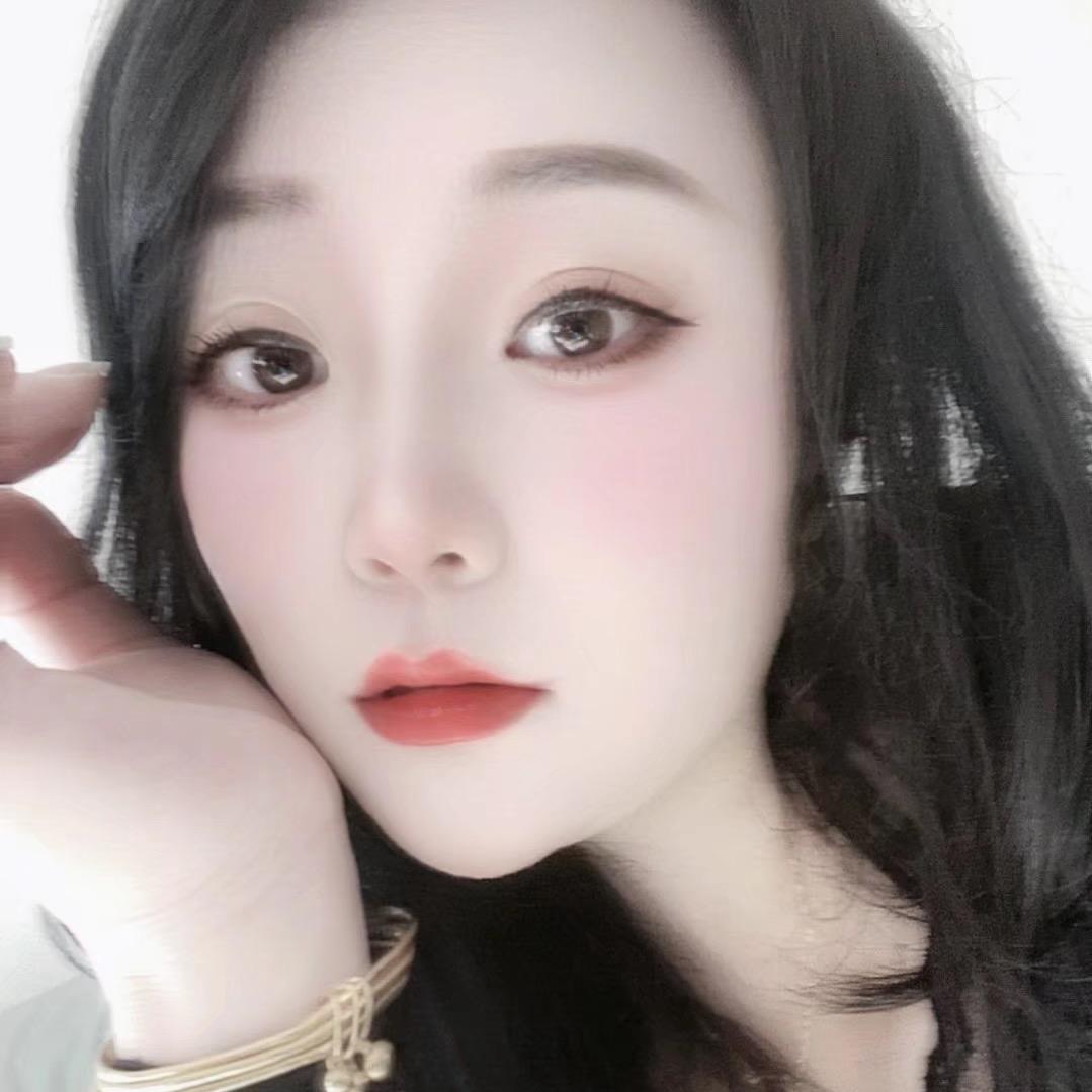 小莉莉（爱唱歌🎤）