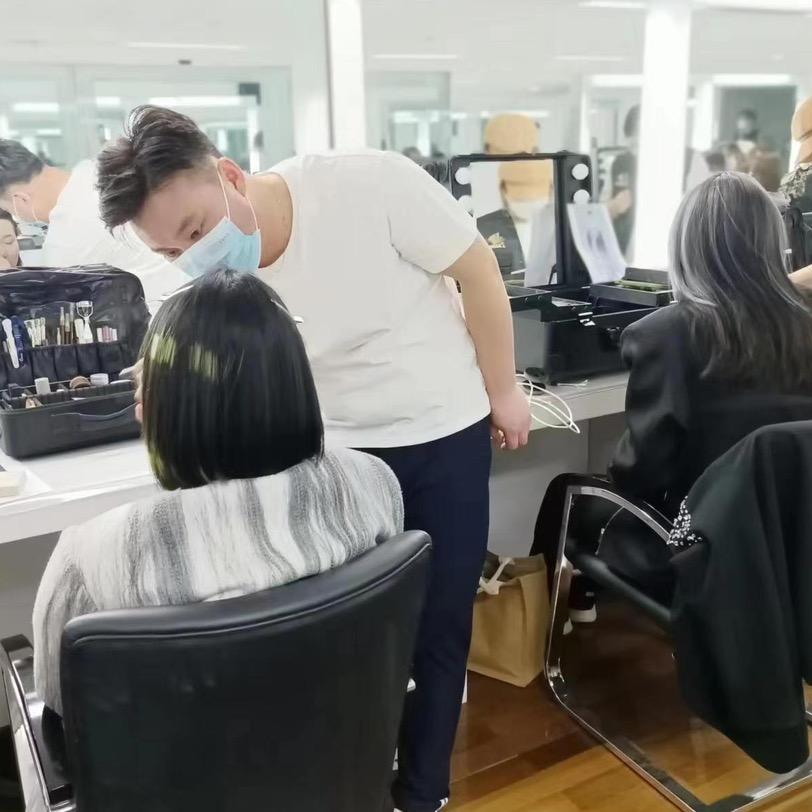 化妆造型师～宝财