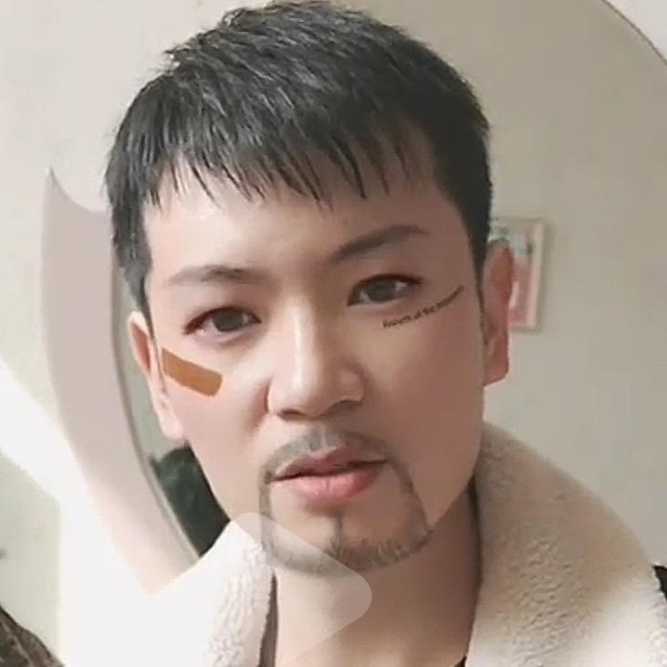 狼王亿百圆