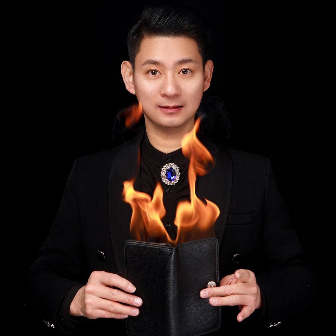 🎭魔术师👉祁晟