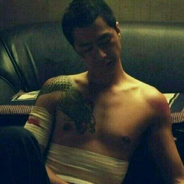 后手歪歪