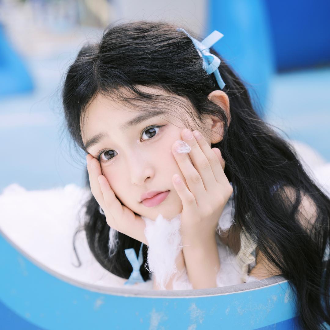李美奕冰
