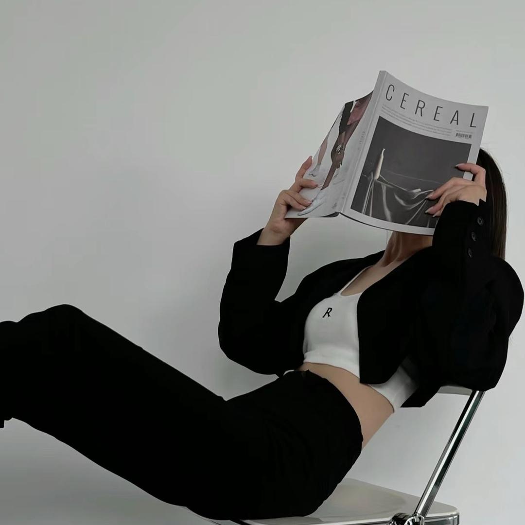 美女怎么会ᵉᵐᵒ