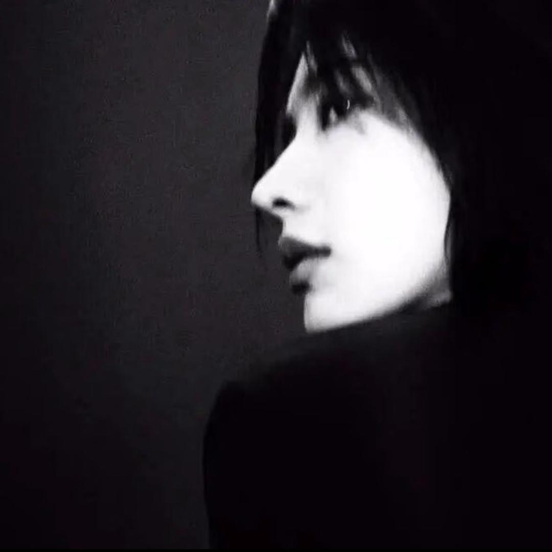 L ㅤ ㅤ
