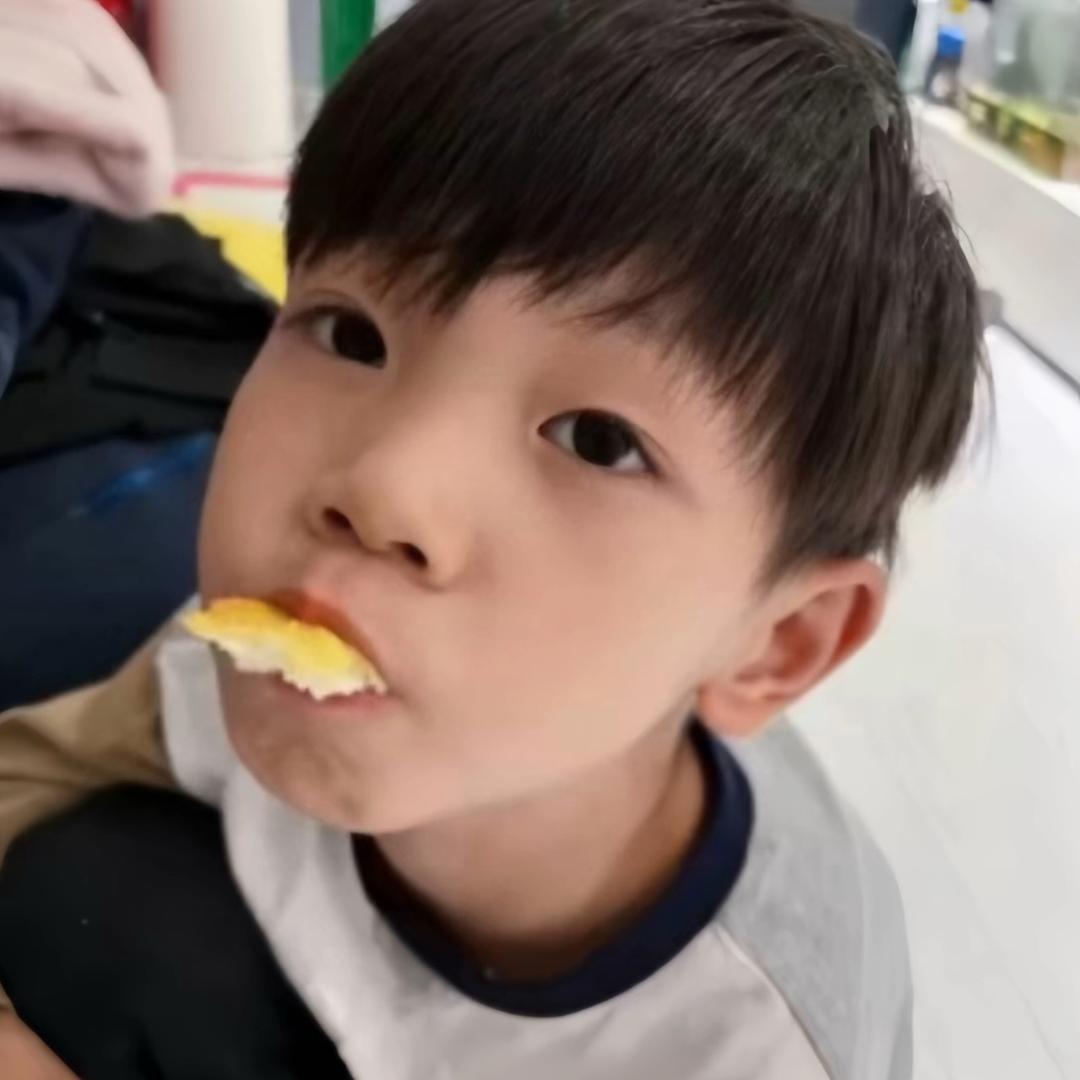 人丑嘴不甜长得危险还没钱