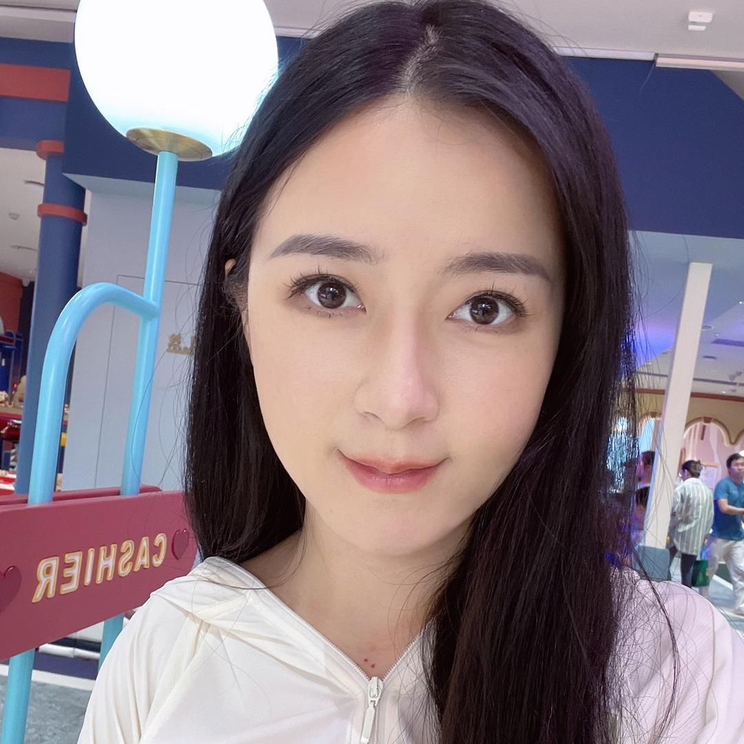 灵灵妈妈Lynn