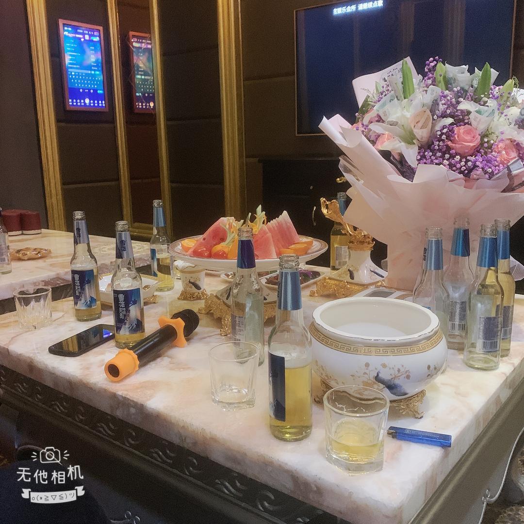 KTV  和   酒吧  营销  莹莹