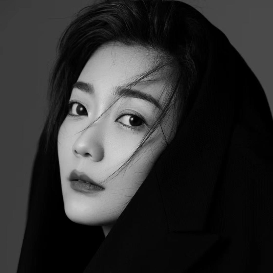 知与化妆师燕子