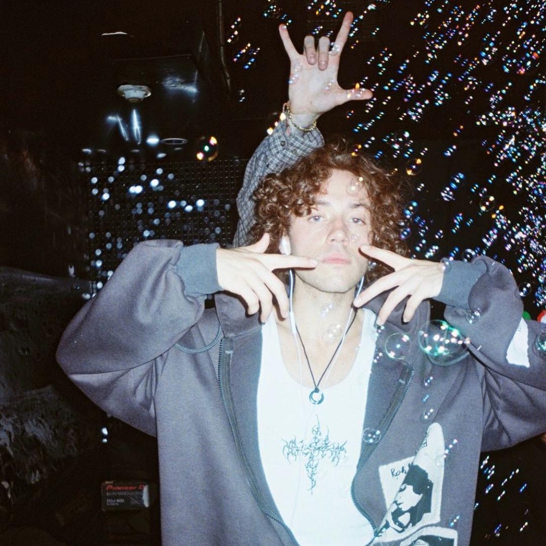 长矛沾屎戳谁谁屎