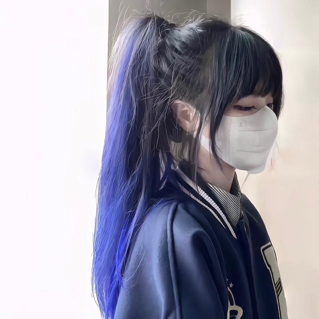 秦思晚.