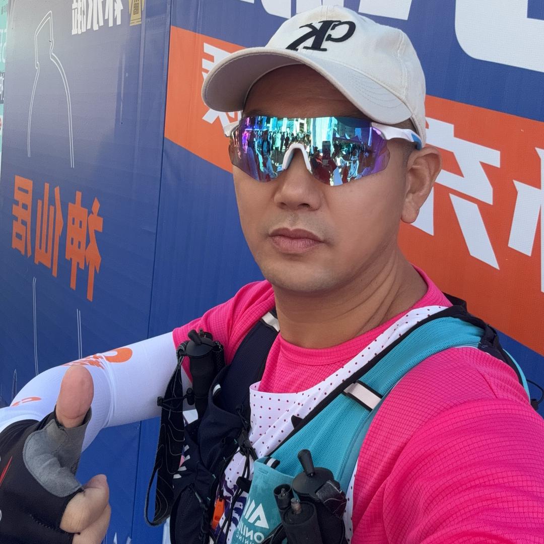 紫荆花下的哨兵