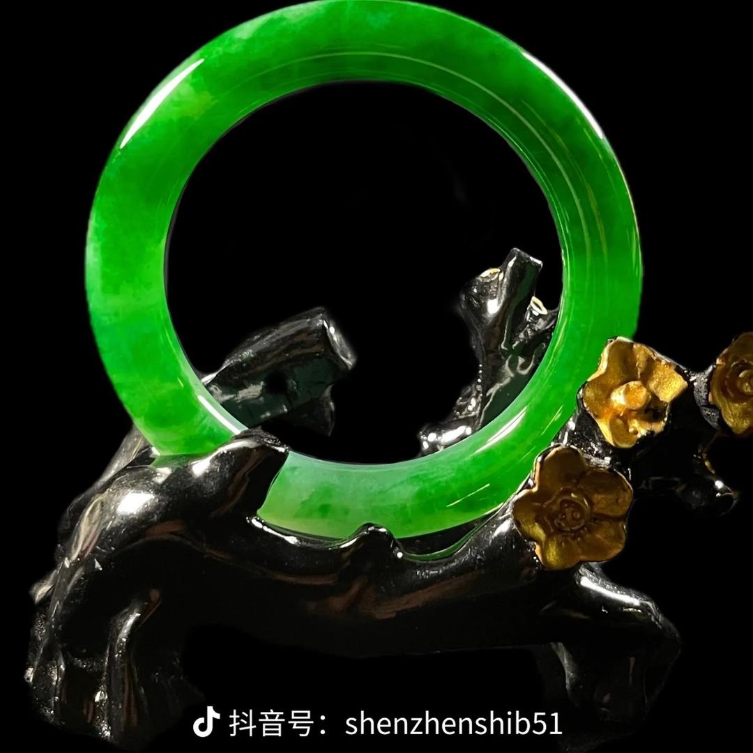 缅甸璀璨玉翠镯