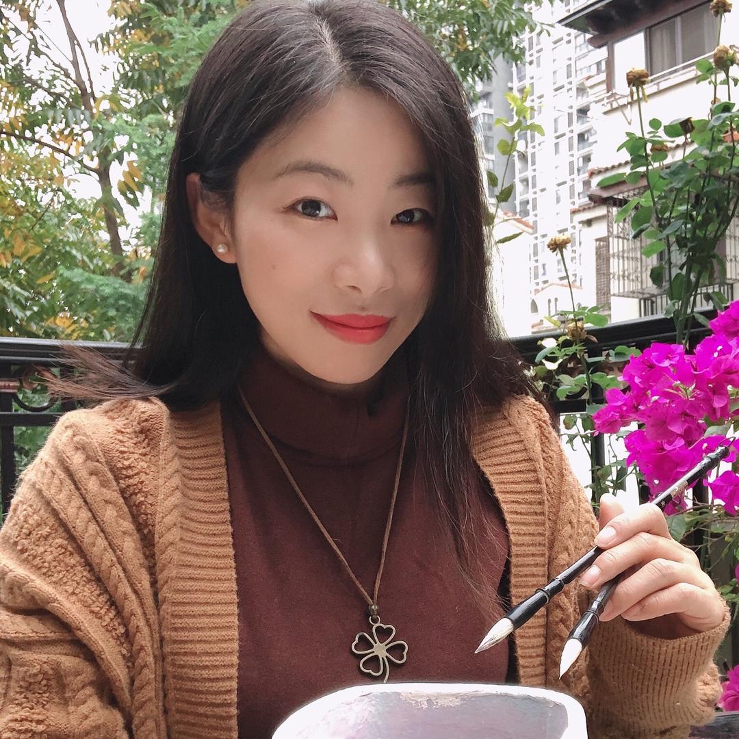 卢愿手绘多肉花盆