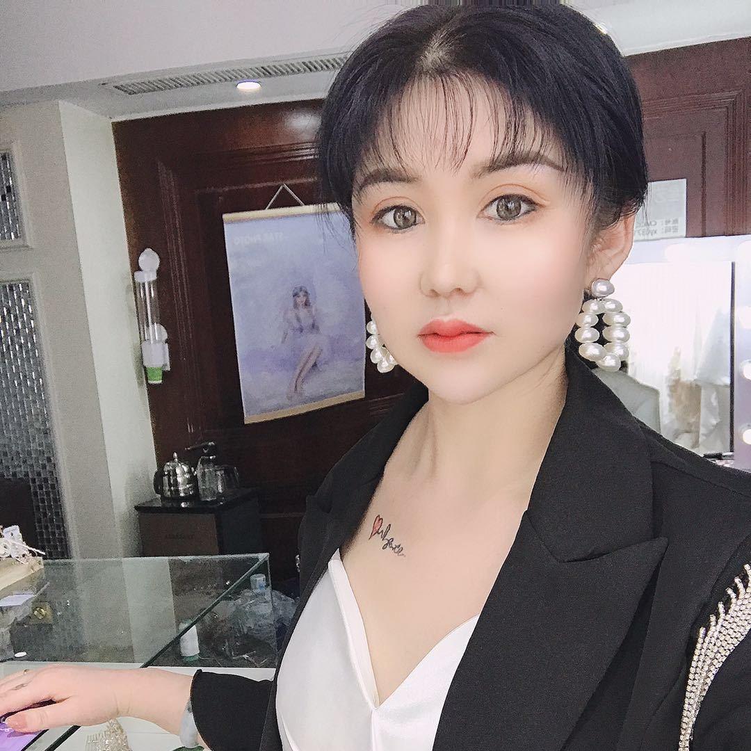 东胜区玲嘉美甲店