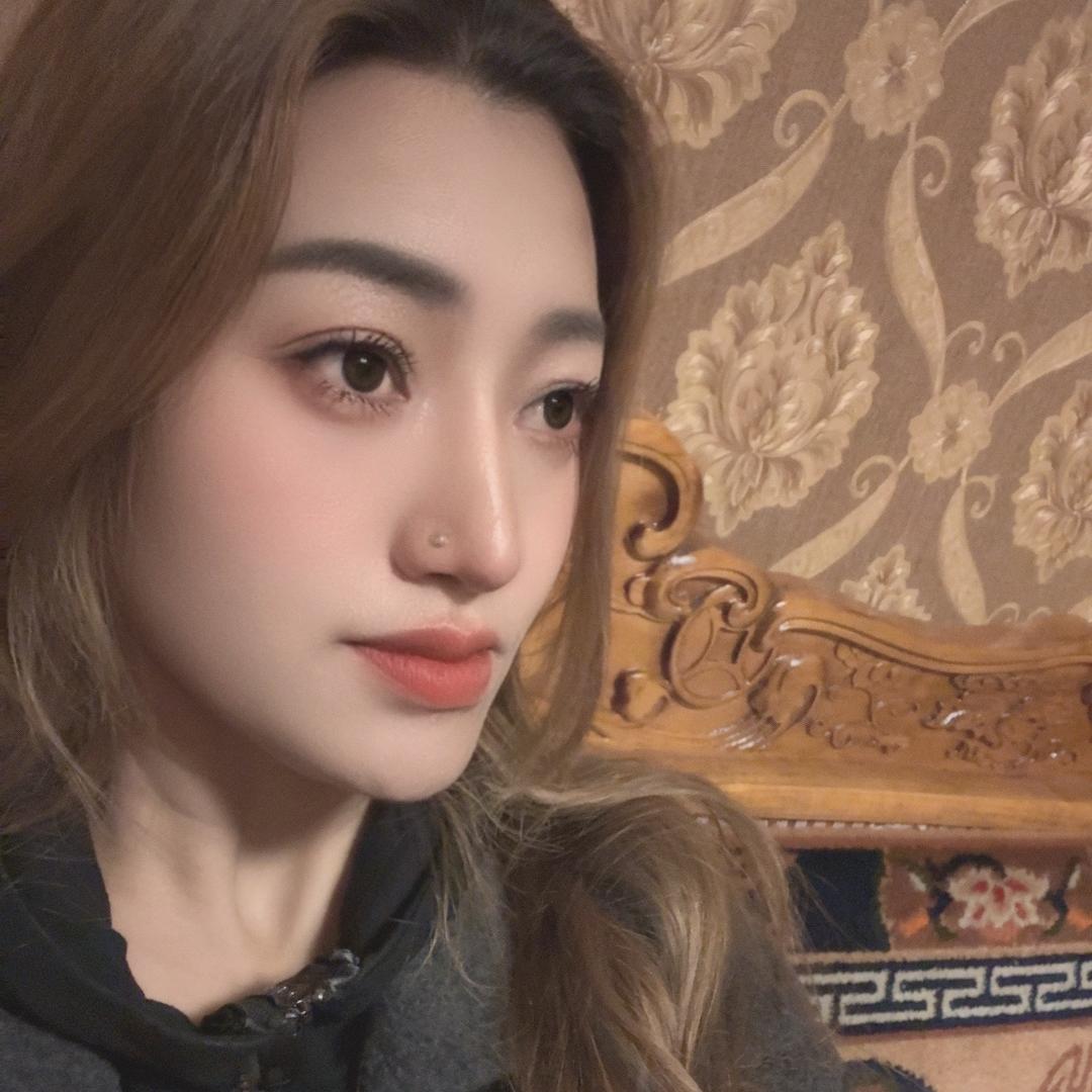 芒康县扎总服装店