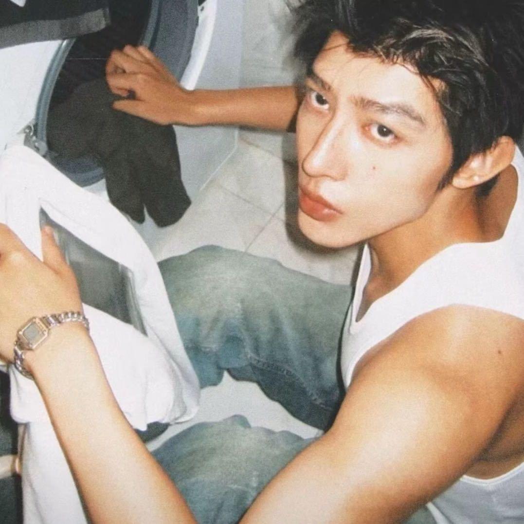 一两混沌一两面