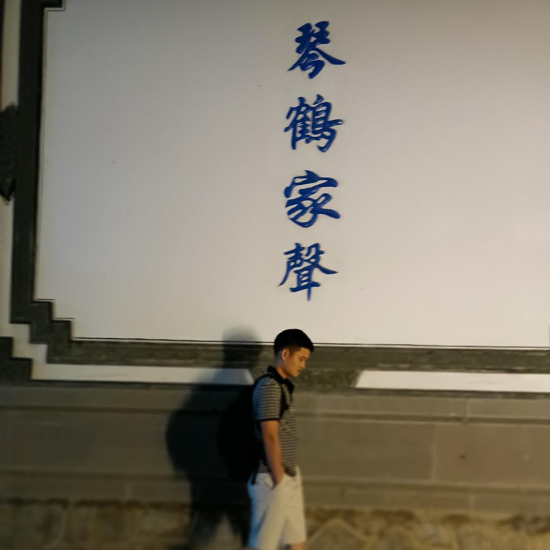 会拍照的小闵
