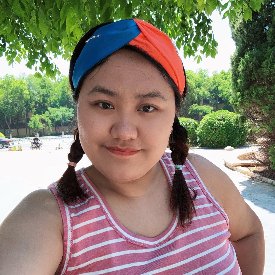 东北胖妞（每晚7点半直播唠嗑）