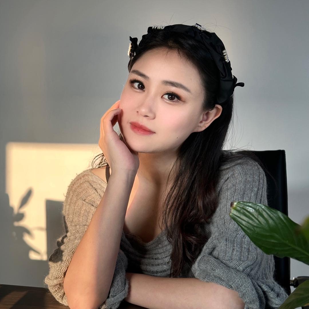 依依^^