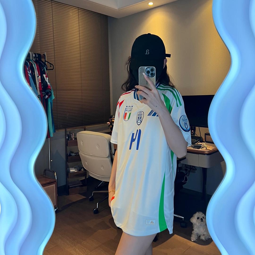 球衣女孩NuoNn