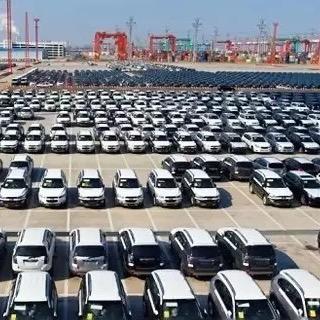 村长的城市梦-天津港进口车