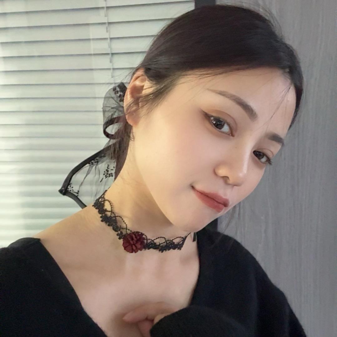 李小玉帽子穿搭
