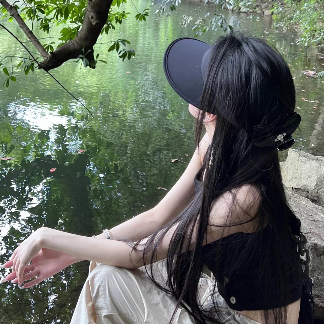 ZHOU.