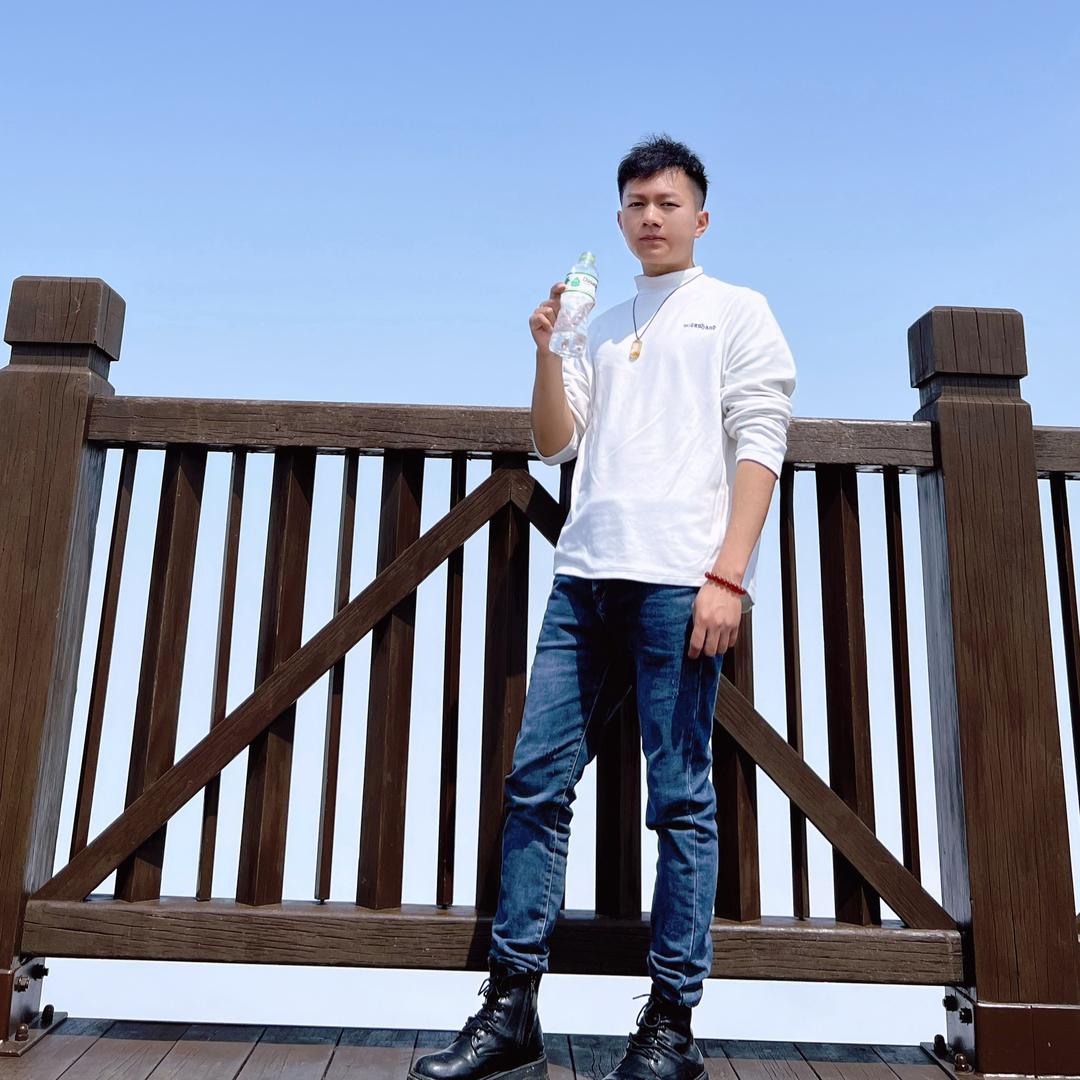 河口边境小熊