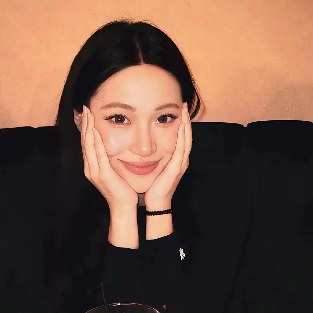 一杯冰美式.