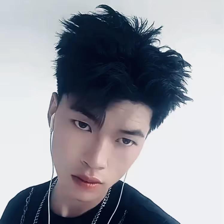 ⚜️-深 情 小帥ರᕕ