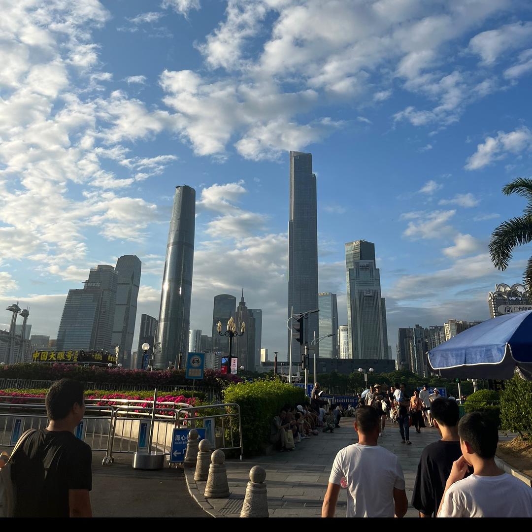 服装买手广州带货