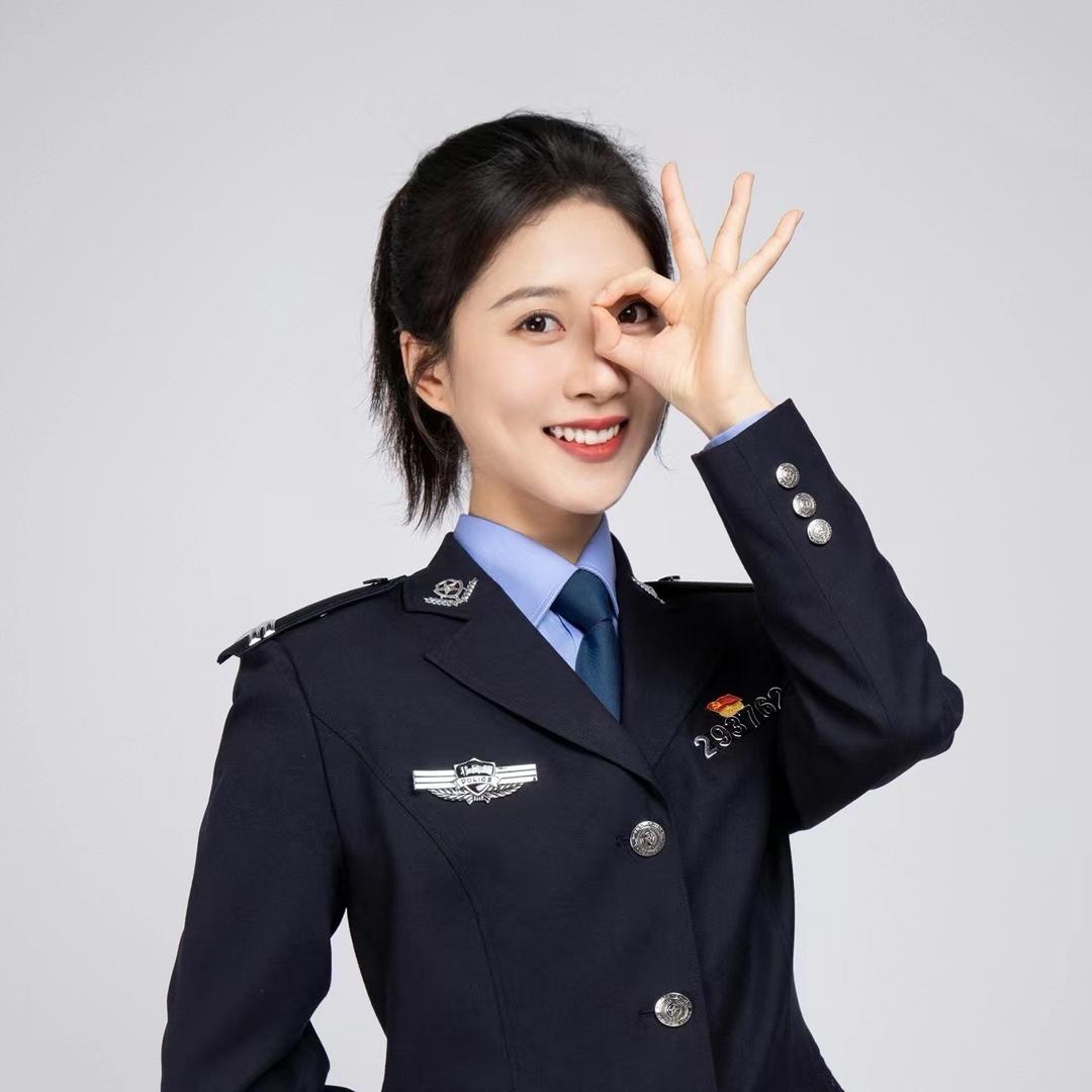小琳警官