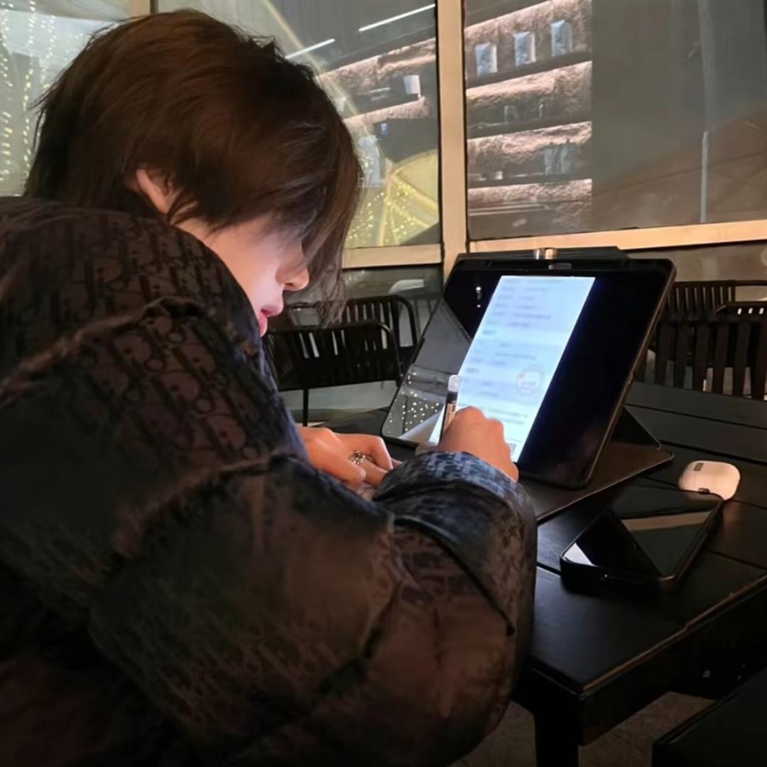小狮.