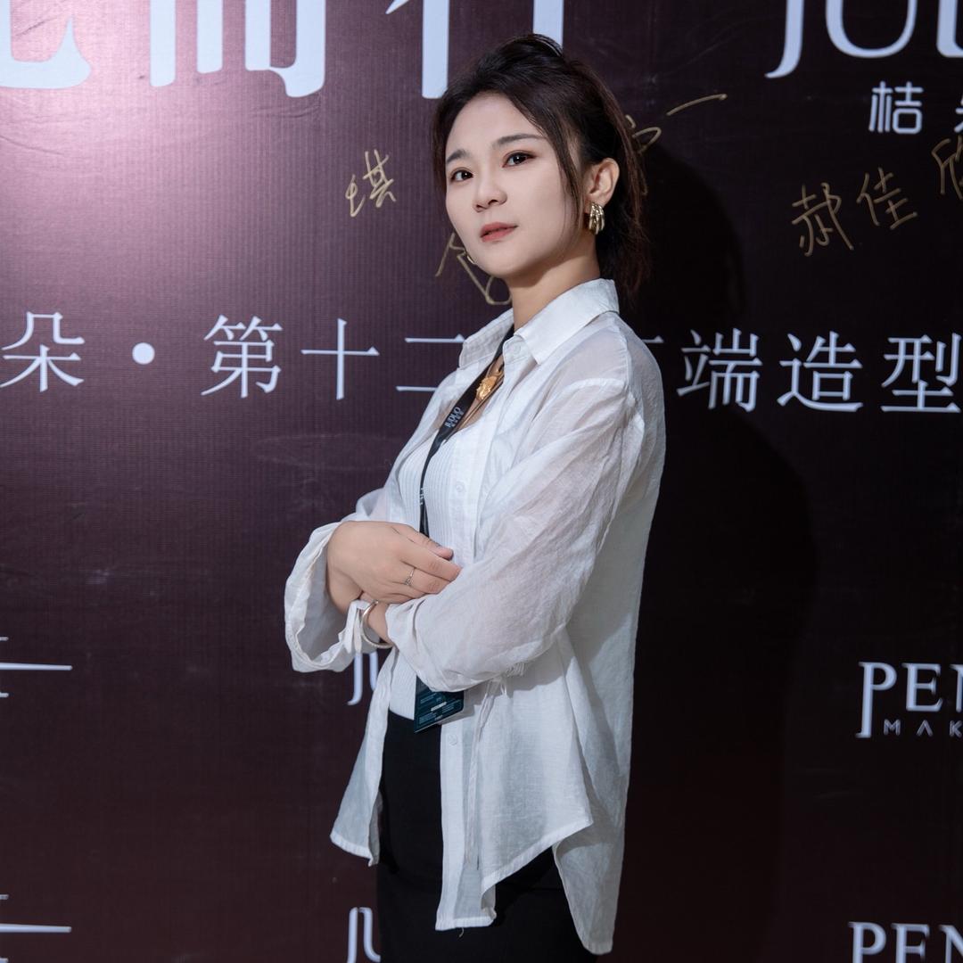 化妆师铭玉
