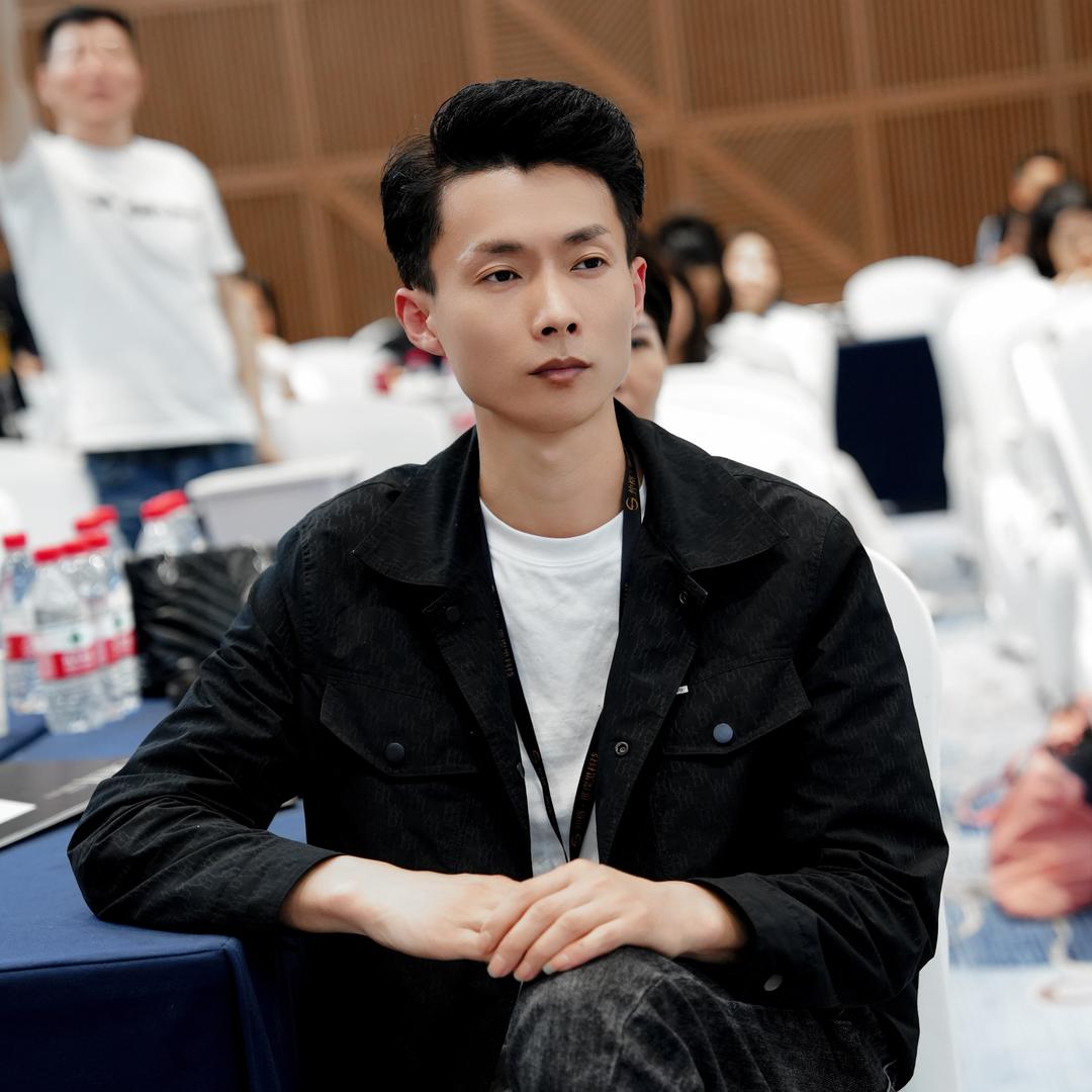 飞发走丝烫染造型官方号
