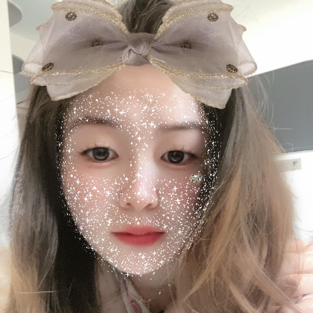 单眼皮的小姐姐