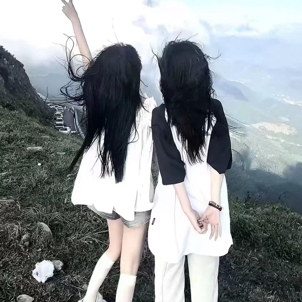 小鱼爱吃鱼